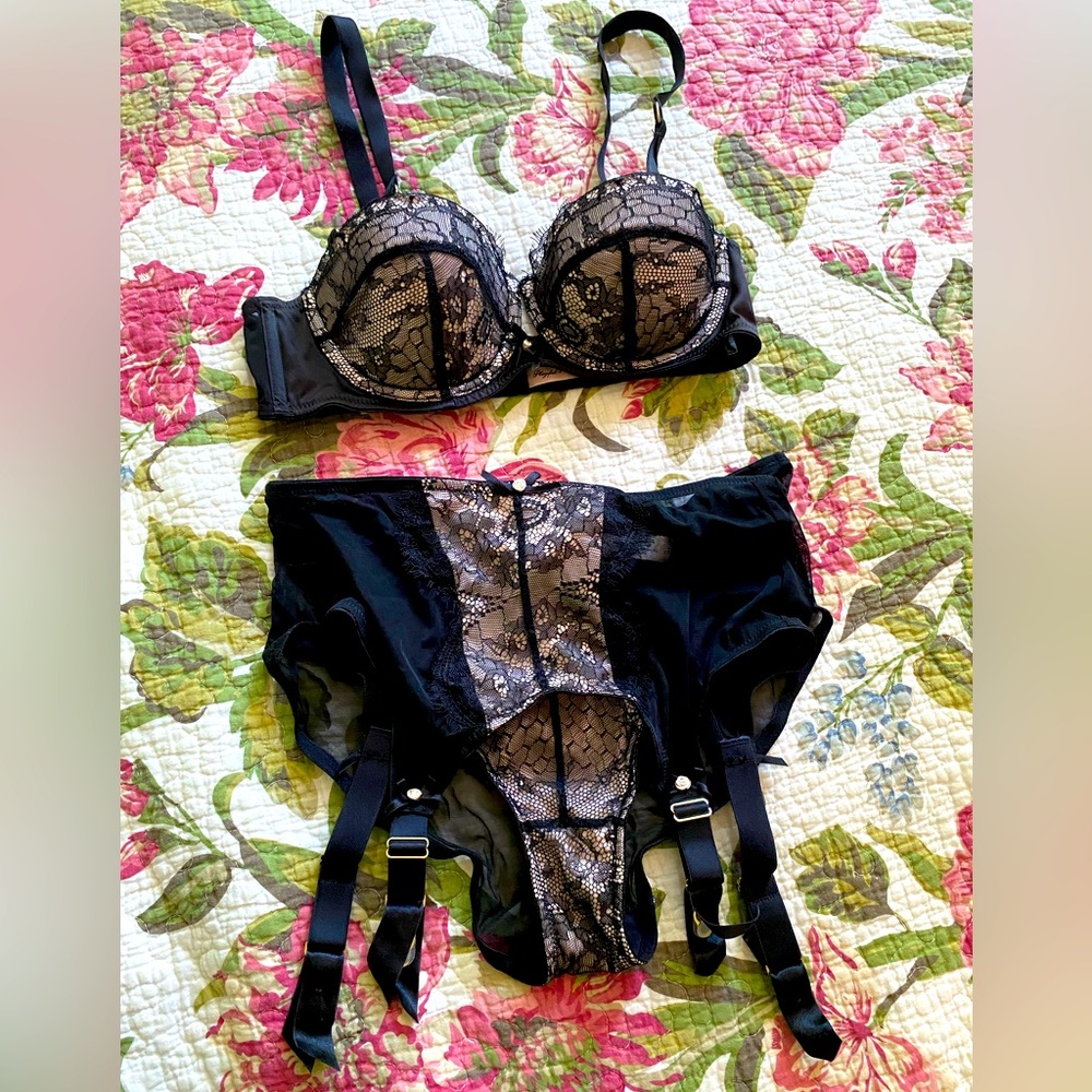 Playful Promises Bettie Page retro eye lace bra garter belt underwear set 34B 10